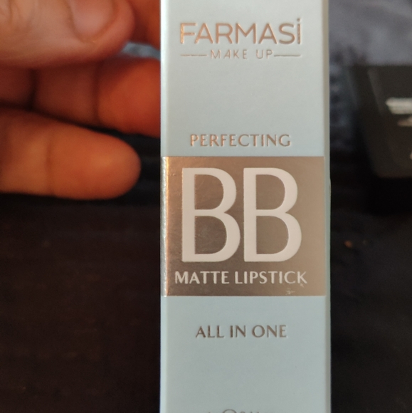 Farmasi make up combo - Picture 7 of 12